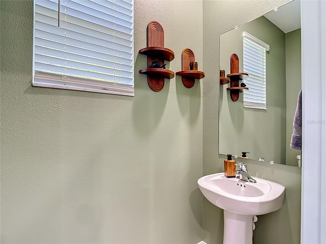 10801 FORT WHITE COURT, Tampa, FL 33647