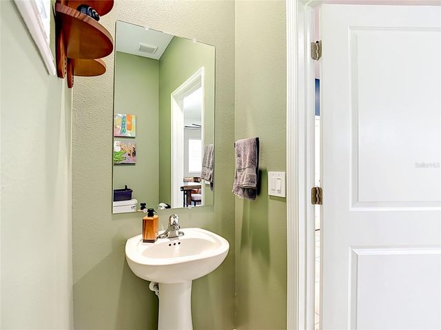 10801 FORT WHITE COURT, Tampa, FL 33647