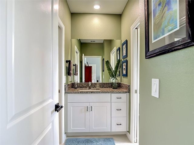 10801 FORT WHITE COURT, Tampa, FL 33647