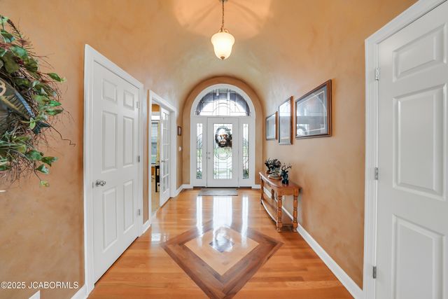 5825 BRADFORD COURT, Jefferson City, MO 65101