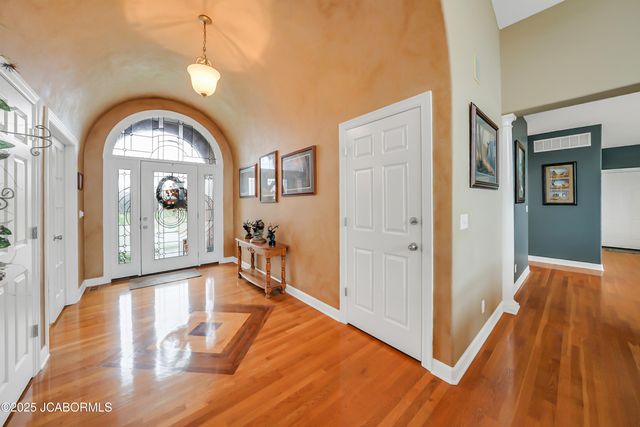 5825 BRADFORD COURT, Jefferson City, MO 65101