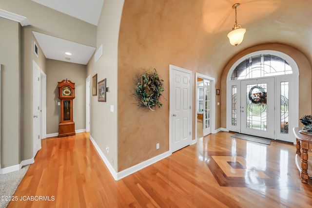 5825 BRADFORD COURT, Jefferson City, MO 65101