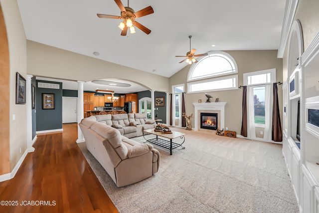 5825 BRADFORD COURT, Jefferson City, MO 65101