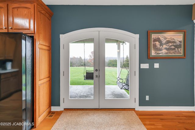 5825 BRADFORD COURT, Jefferson City, MO 65101