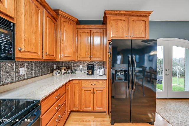 5825 BRADFORD COURT, Jefferson City, MO 65101