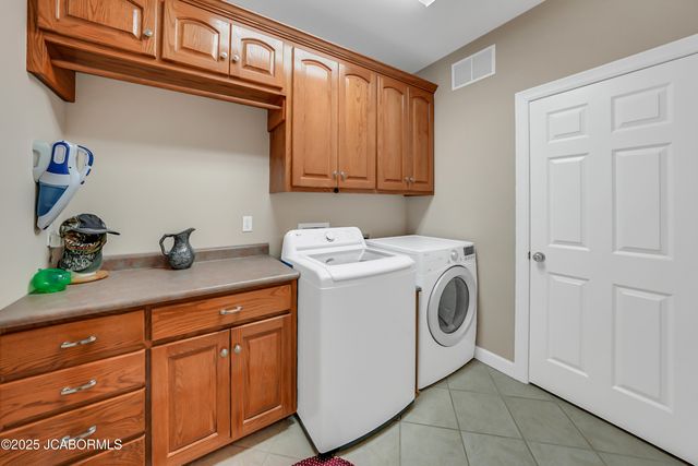 5825 BRADFORD COURT, Jefferson City, MO 65101