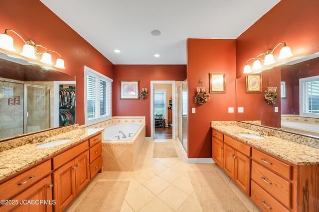 5825 BRADFORD COURT, Jefferson City, MO 65101