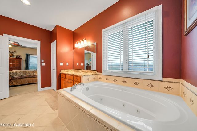 5825 BRADFORD COURT, Jefferson City, MO 65101