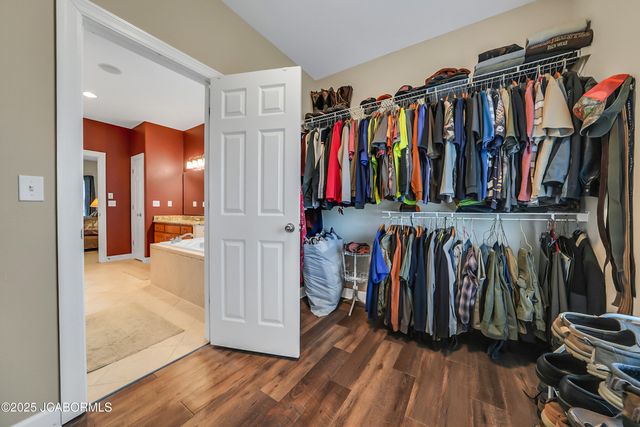 5825 BRADFORD COURT, Jefferson City, MO 65101