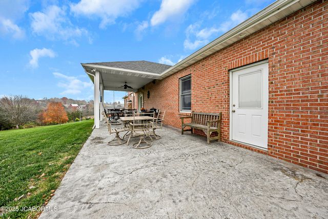 5825 BRADFORD COURT, Jefferson City, MO 65101