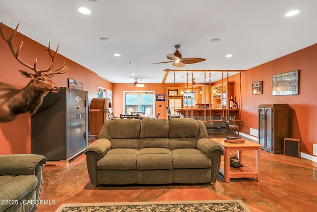 5825 BRADFORD COURT, Jefferson City, MO 65101