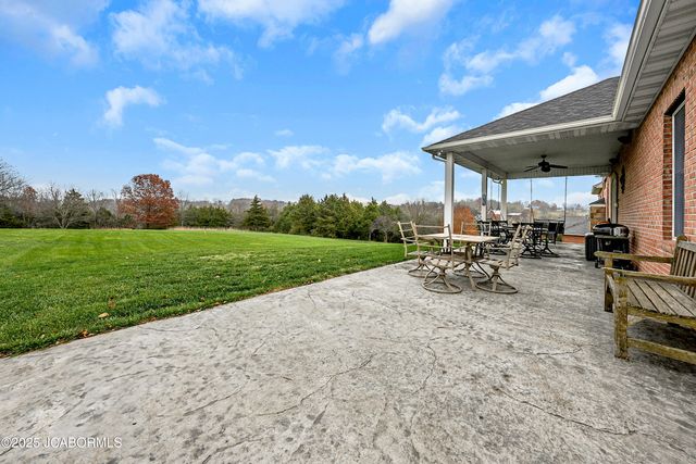 5825 BRADFORD COURT, Jefferson City, MO 65101