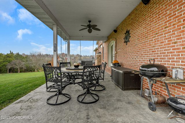 5825 BRADFORD COURT, Jefferson City, MO 65101