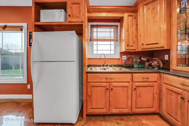 5825 BRADFORD COURT, Jefferson City, MO 65101