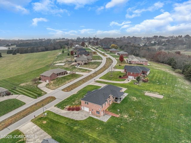 5825 BRADFORD COURT, Jefferson City, MO 65101