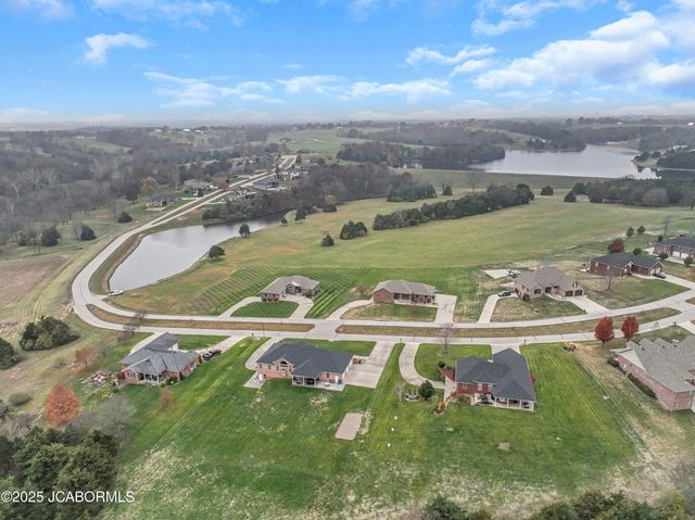 5825 BRADFORD COURT, Jefferson City, MO 65101