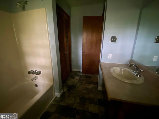 387 N Richardson Street, Hartwell, GA 30643