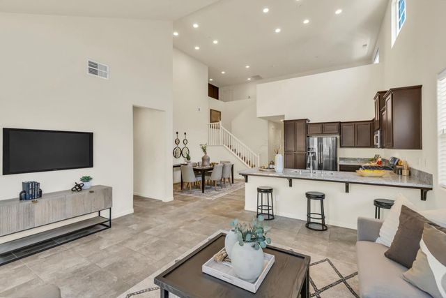 4012 Branigan Lake Way, Rancho Cordova, CA 95742