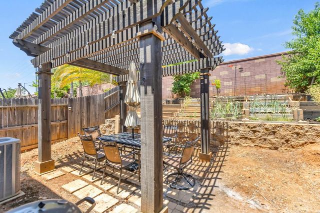 4012 Branigan Lake Way, Rancho Cordova, CA 95742