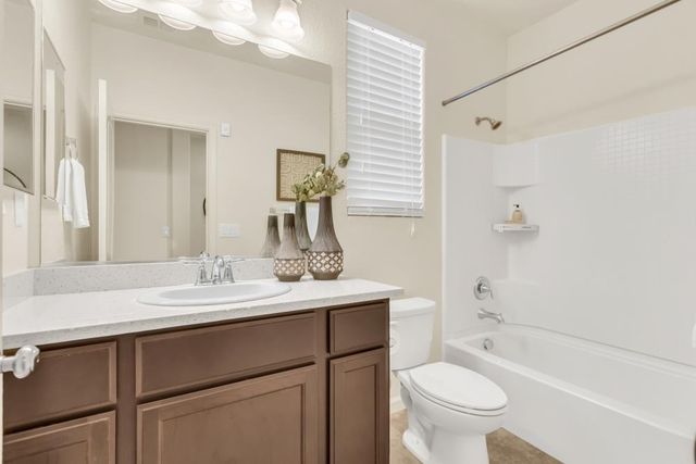 4012 Branigan Lake Way, Rancho Cordova, CA 95742