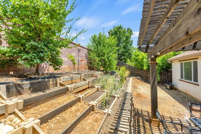 4012 Branigan Lake Way, Rancho Cordova, CA 95742
