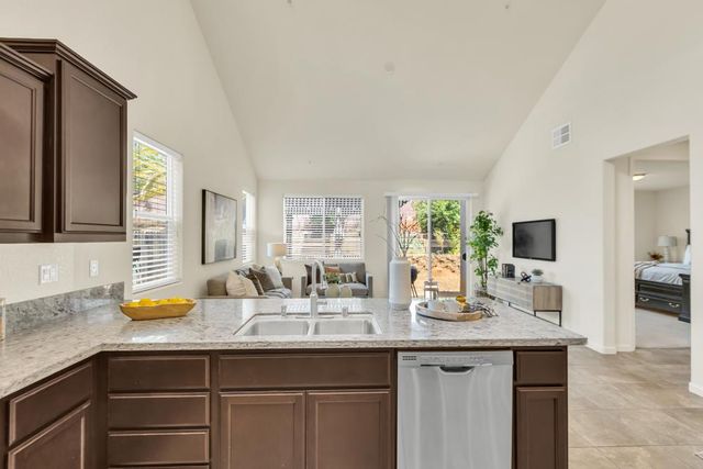 4012 Branigan Lake Way, Rancho Cordova, CA 95742