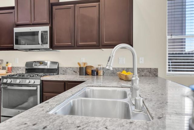 4012 Branigan Lake Way, Rancho Cordova, CA 95742
