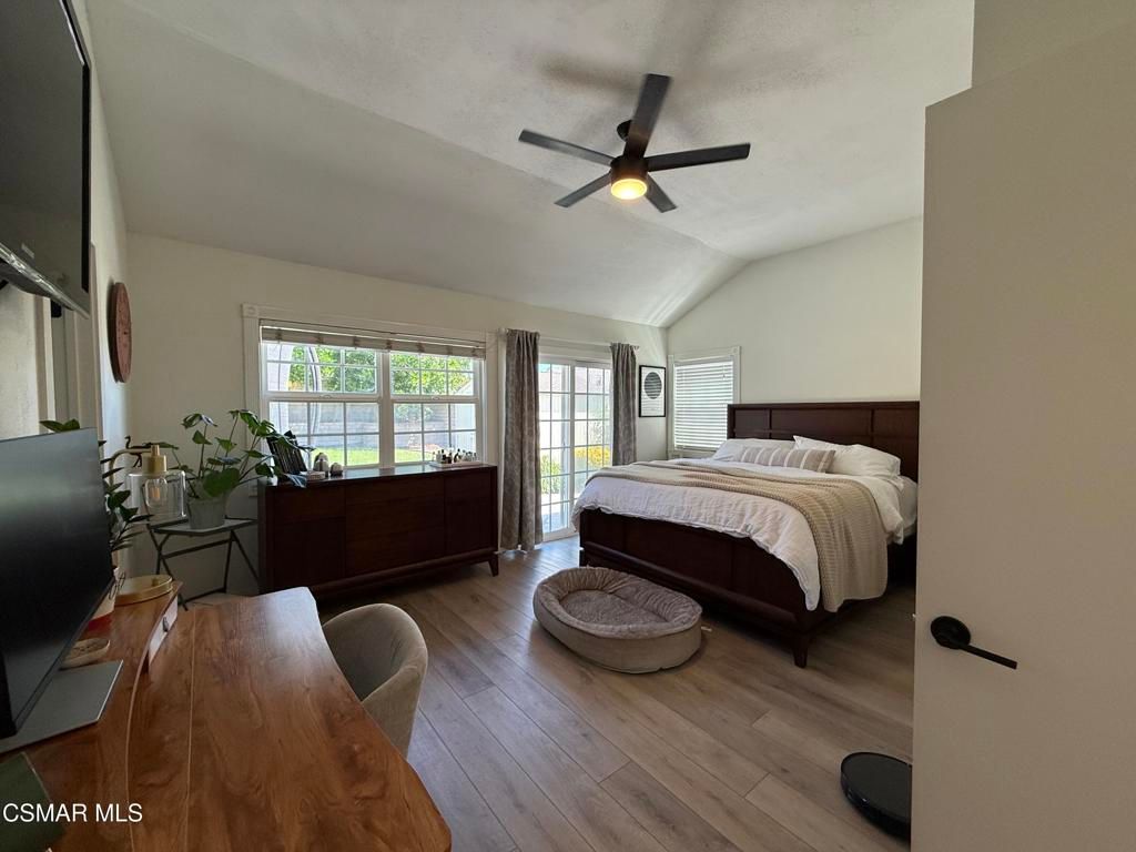 Image 10 of property listing at 2690 Deerwood Avenue, Simi Valley, CA 93065