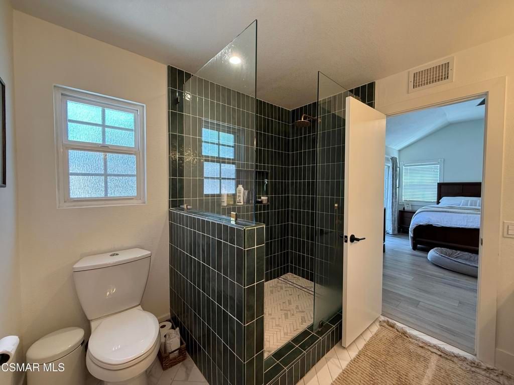 Image 12 of property listing at 2690 Deerwood Avenue, Simi Valley, CA 93065