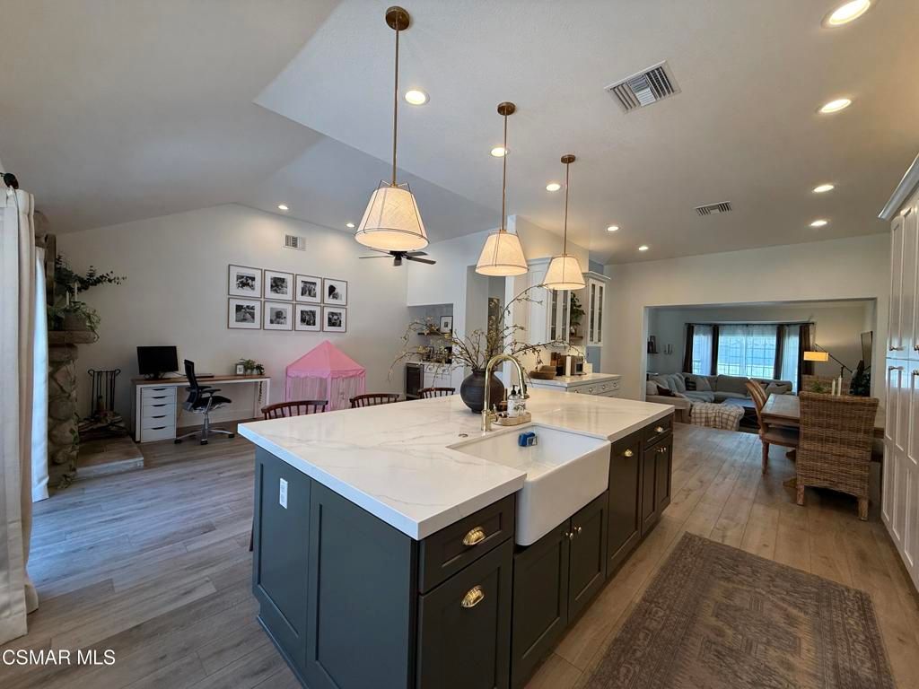 Image 2 of property listing at 2690 Deerwood Avenue, Simi Valley, CA 93065