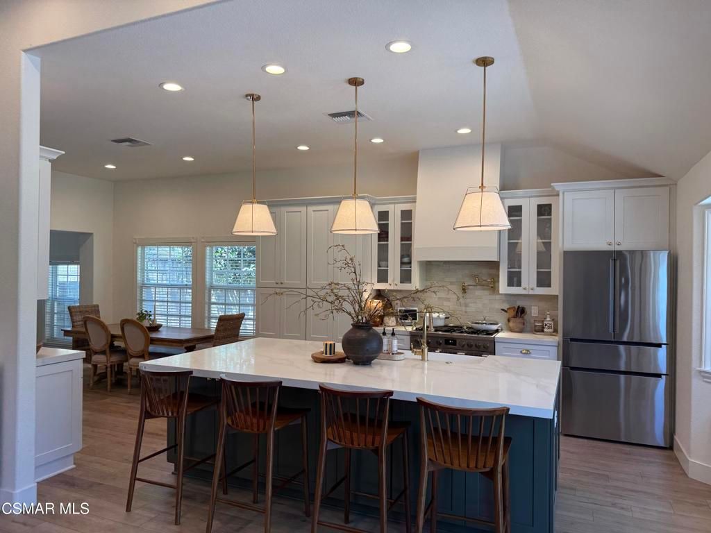 Image 4 of property listing at 2690 Deerwood Avenue, Simi Valley, CA 93065