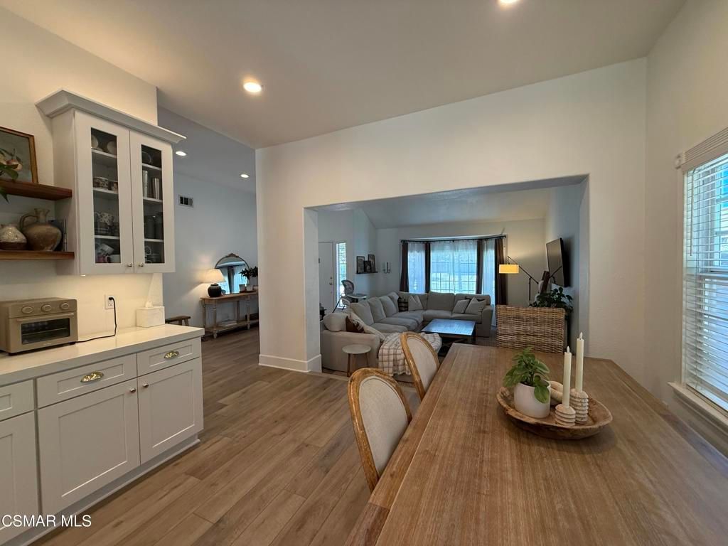 Image 5 of property listing at 2690 Deerwood Avenue, Simi Valley, CA 93065