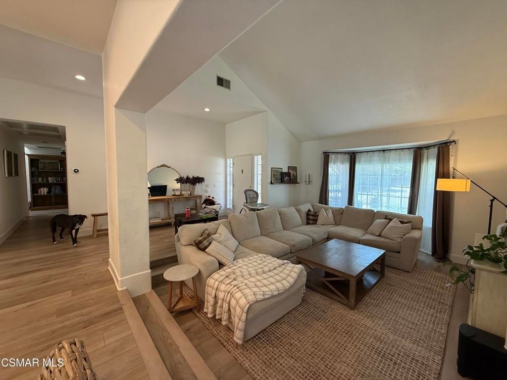 Image 6 of property listing at 2690 Deerwood Avenue, Simi Valley, CA 93065