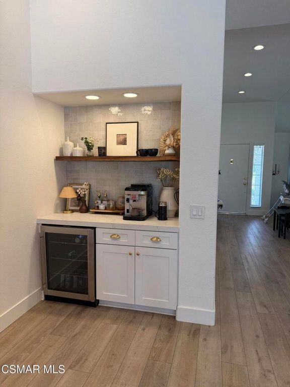 Image 8 of property listing at 2690 Deerwood Avenue, Simi Valley, CA 93065