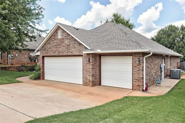 2113 Pine View Terrace, Edmond, OK 73003