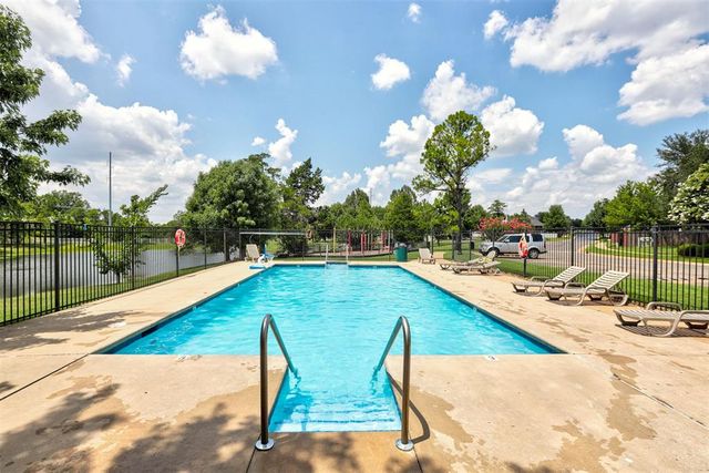 2113 Pine View Terrace, Edmond, OK 73003