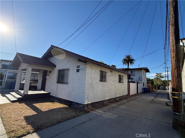 1045 E New York, Long Beach, CA 90813