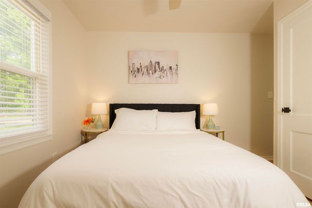 1012 E PARIS Avenue, Peoria Heights, IL 61616