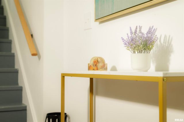 1012 E PARIS Avenue, Peoria Heights, IL 61616