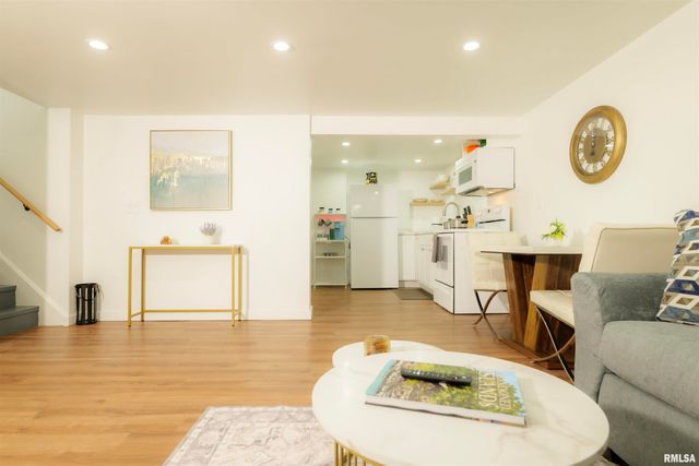 1012 E PARIS Avenue, Peoria Heights, IL 61616