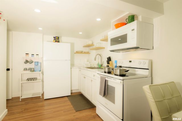 1012 E PARIS Avenue, Peoria Heights, IL 61616