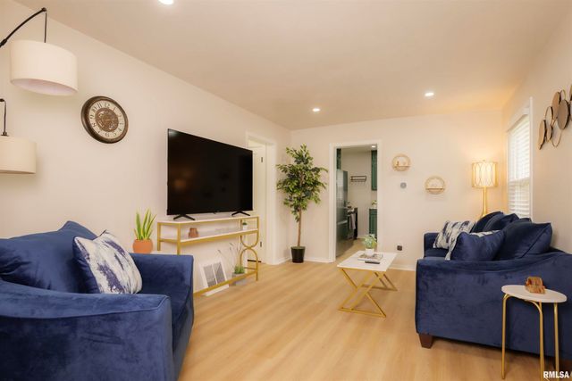 1012 E PARIS Avenue, Peoria Heights, IL 61616