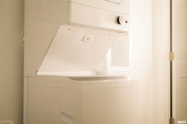 1012 E PARIS Avenue, Peoria Heights, IL 61616