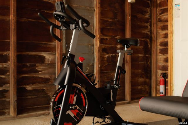 1012 E PARIS Avenue, Peoria Heights, IL 61616