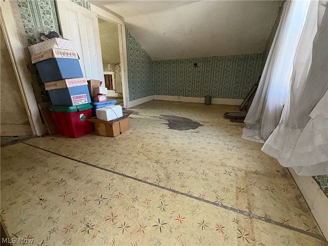 13661 W Spring Street, Burton, OH 44021