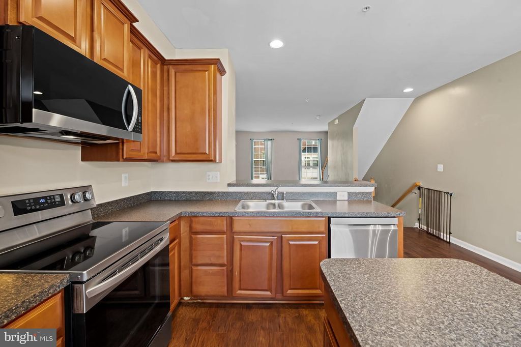 Image 15 of property listing at 722 S MACON ST, Baltimore, MD 21224