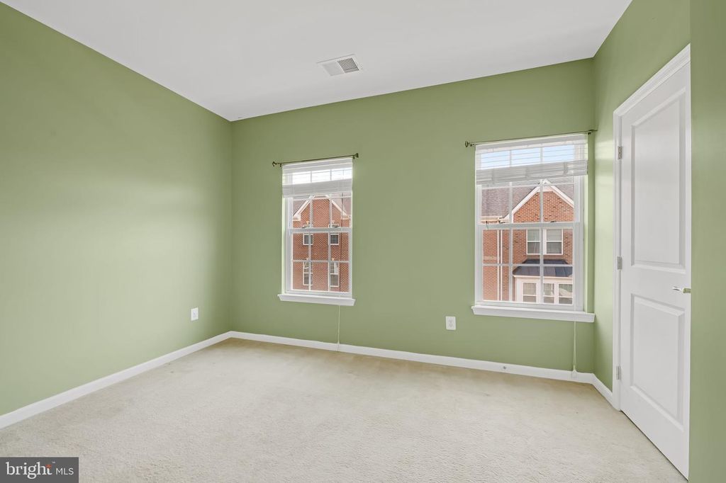 Image 26 of property listing at 722 S MACON ST, Baltimore, MD 21224