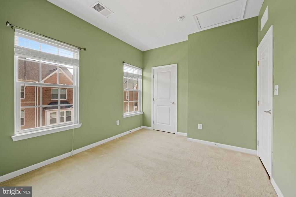 Image 27 of property listing at 722 S MACON ST, Baltimore, MD 21224