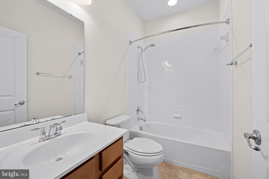 Image 28 of property listing at 722 S MACON ST, Baltimore, MD 21224
