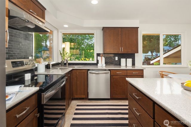 20213 84th Place W, Edmonds, WA 98026